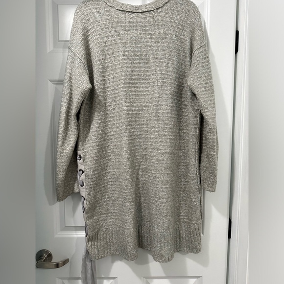 Free People V neck tunic sweater tie side, medium - Picture 6 of 7